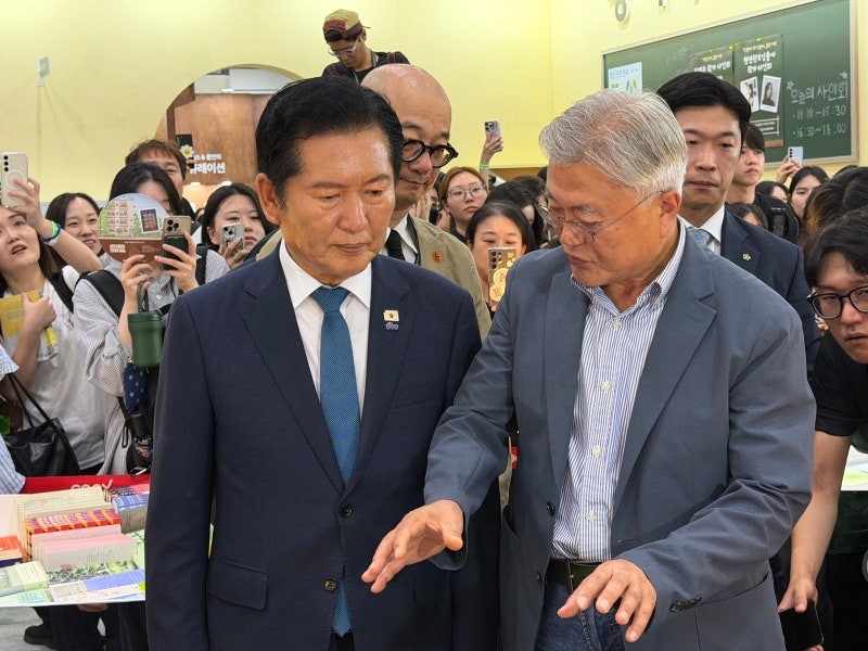 당 대표 물러난 정청래, 문재인부터 만났다