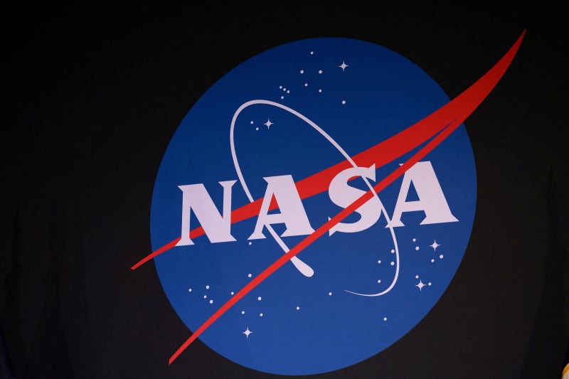 NASA 국장 “미국 월드컵 우승하면 달에 축구공 보낸다”