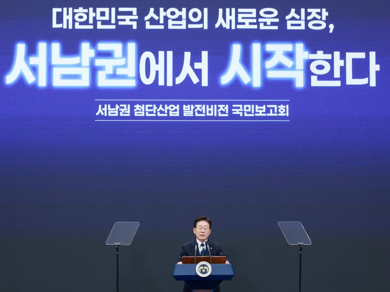 “지지율 관리용 아냐” 李대통령 해명에도… 與野, ‘메가 프로젝트 정치 수단’ 공방 지속