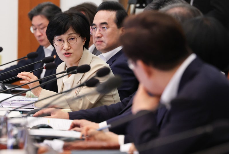 “강력 범죄 저지르면 13세도 처벌”… 정부, <b>촉법소년</b> 연령 <b>하향 추진</b>