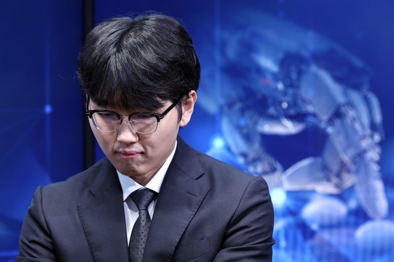 두 점 깔고도 못 이겼다… <b>신진서</b>, <b>바둑</b> AI 카타고에 불계패