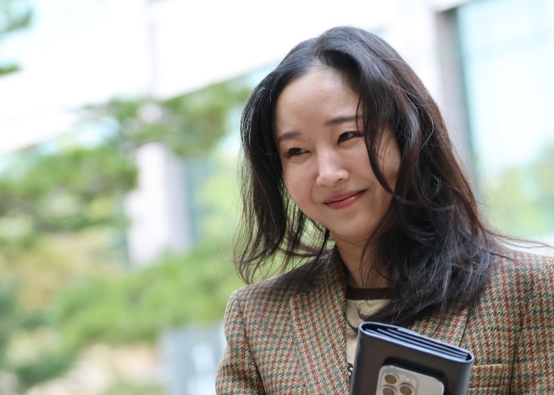 대형 VC 에이티넘인베, 민희진 회사에 투자 검토 중... 2000억 몸값 인정... - 뉴스 썸네일 이미지