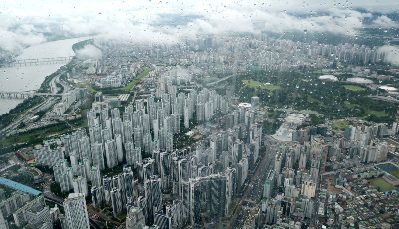 세제 개편 눈치 보는 집주인들... 강남 매물 늘고 서울 외곽은 줄었다 - 뉴스 썸네일 이미지