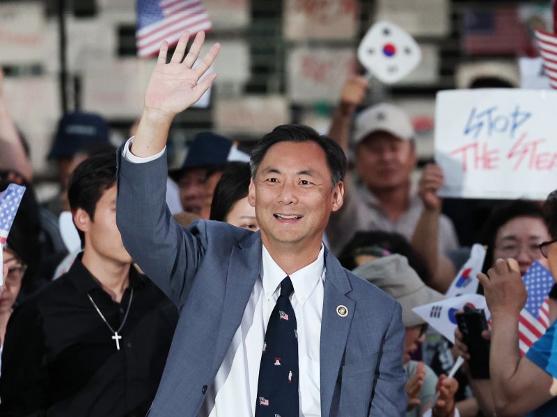 검찰, ‘李 명예훼손 혐의’ <b>모스 탄</b> 불구속 <b>기소</b>