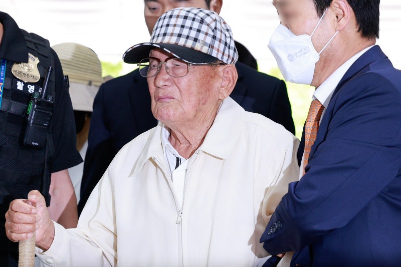 합수본, <b>신천지 이만희</b> ‘75억원대 조세포탈’ 추가 기소