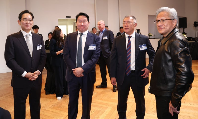 <b>이재용</b>·<b>최태원</b>, 샌프란시스코 이어 시칠리아 동행… ‘<b>구글 캠프</b>’ 참...