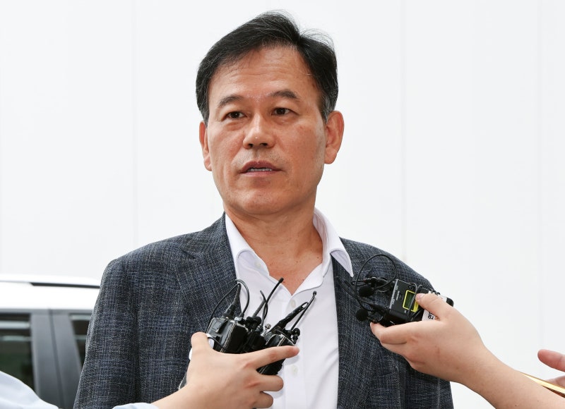 <b>종합특검</b>, ‘관저 이전 의혹’ 윤한홍 의원 <b>9시간 조사</b>