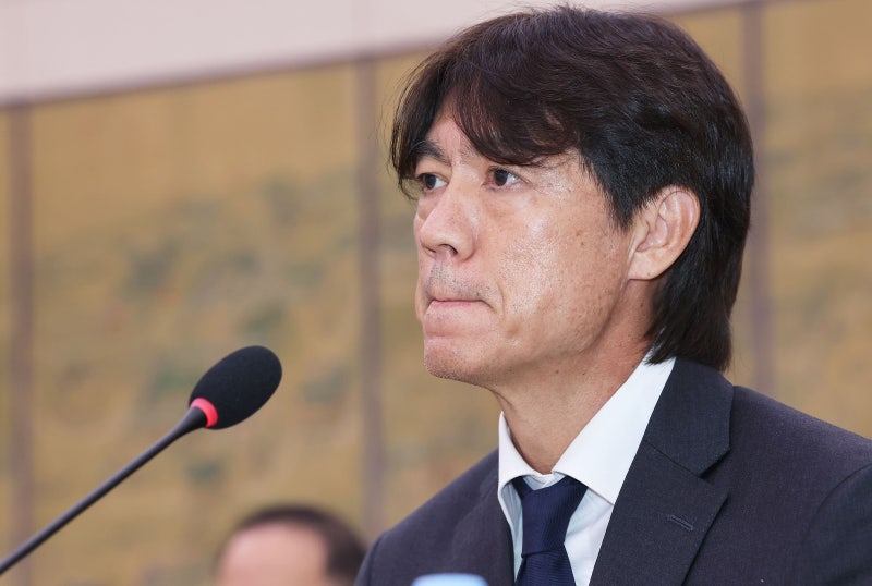 경찰, <b>홍명보</b> 전 감독 피의자 신분으로 첫 <b>소환 조사</b>