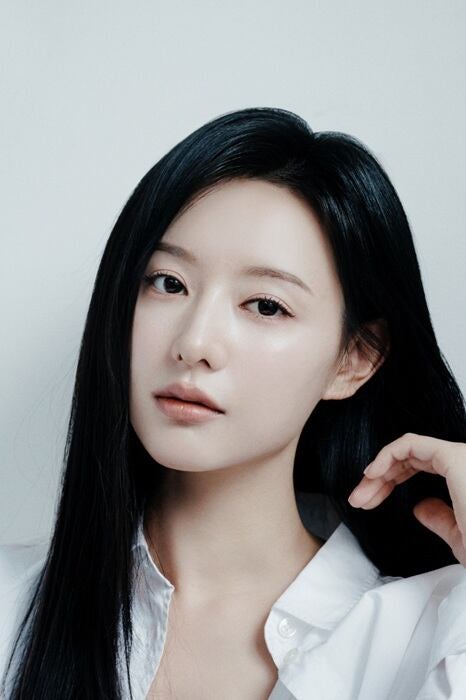 배우 <b>김지원</b>, 서울대어린이병원에 후원금 <b>1억</b>원 전달