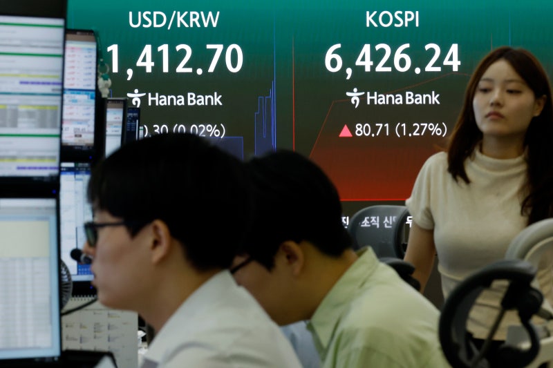 반도체 주도로 <b>코스피</b> 급등… <b>매수 사이드카</b> 발동