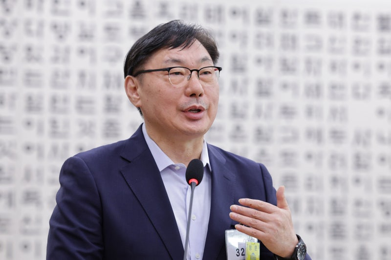 정성호 법무장관, ‘연어 술파티’ 관련 수원지검 집단 퇴정 검사들 징...