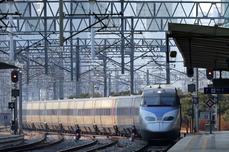 2036년에 <b>수색~광명</b> KTX <b>전용선</b> 생긴다… “서울·용산역 병목 해소 기대...