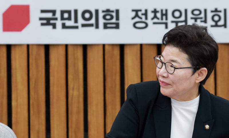 국힘 정책위의장에 3선 <b>임이자</b> 의원 “결과로 신뢰 얻어야”