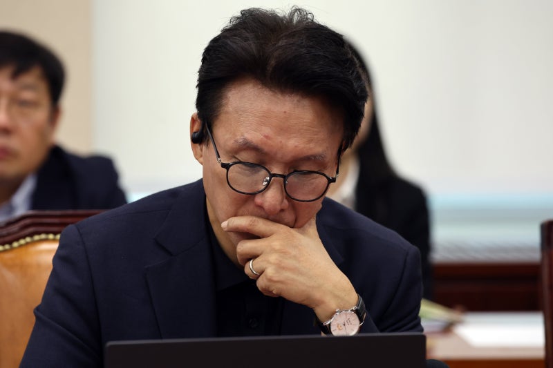 <b>추미애</b> 때리는 김민석...“21억 컨설팅 적절성 들여다본다”