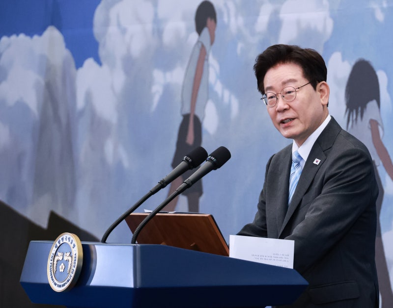 李<b>대통령</b> “청년 정책 총괄할 <b>전담 조직 신설</b> 고민”