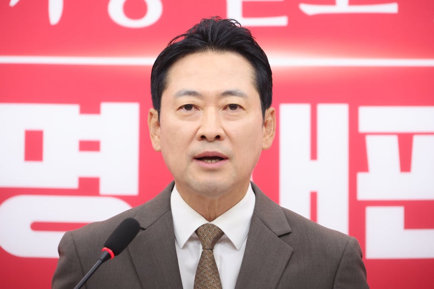 장동혁 국민의힘 대표가 27일 서울 여의도 국회에서 현안 관련 기자회견을 하고 있다./뉴스1