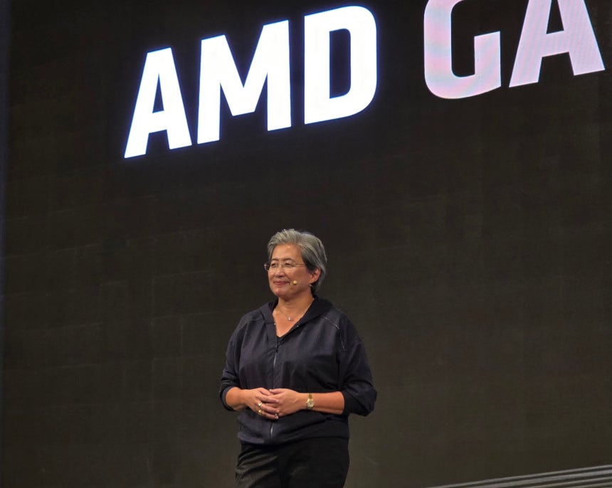리사 수 AMD 회장이 7일 오후 서울 용산구 서울드래곤시티에서 열린‘AMD 게이머 데이’무대에 서 있다./정두용 기자