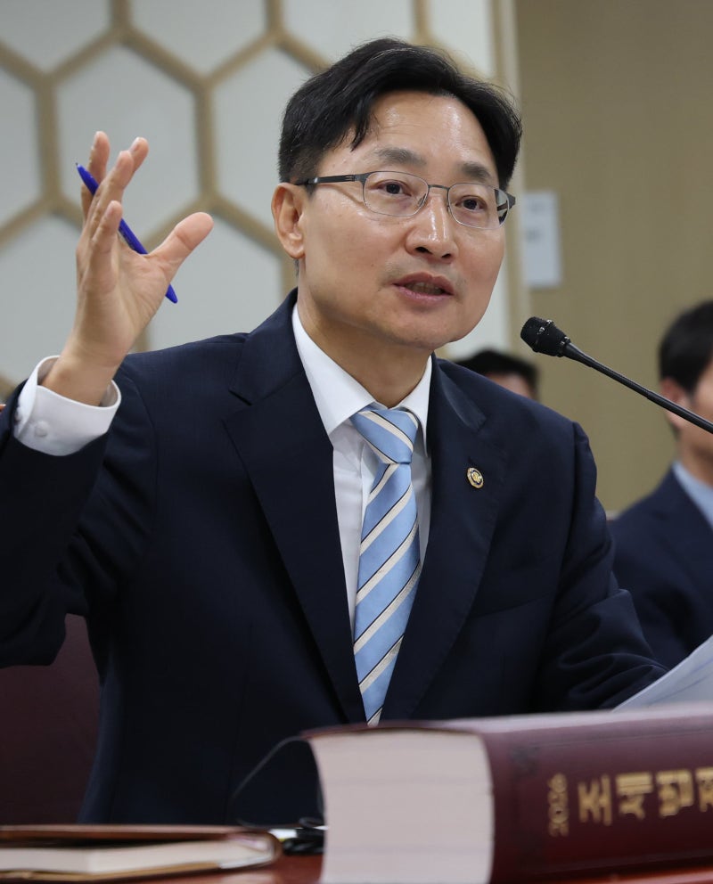 李, 대통령 비서실장에 <b>임광현</b> 국세청장 <b>임명</b>