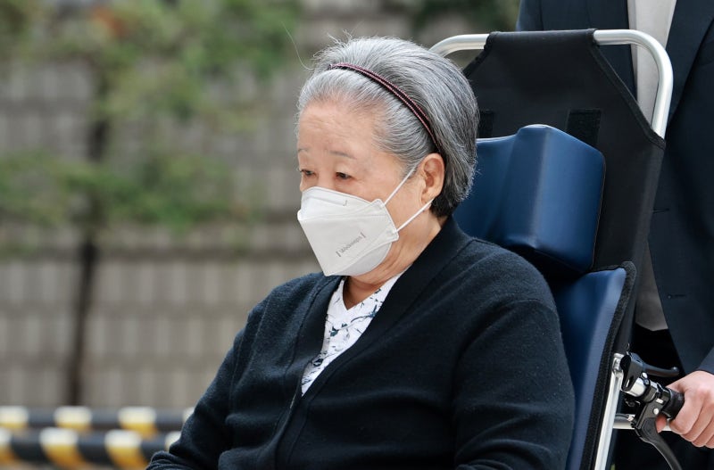 <b>한학자</b> 통일교 총재, 2심서 <b>보석 허가</b>… 보증금 2억·병원 밖 거주 금지