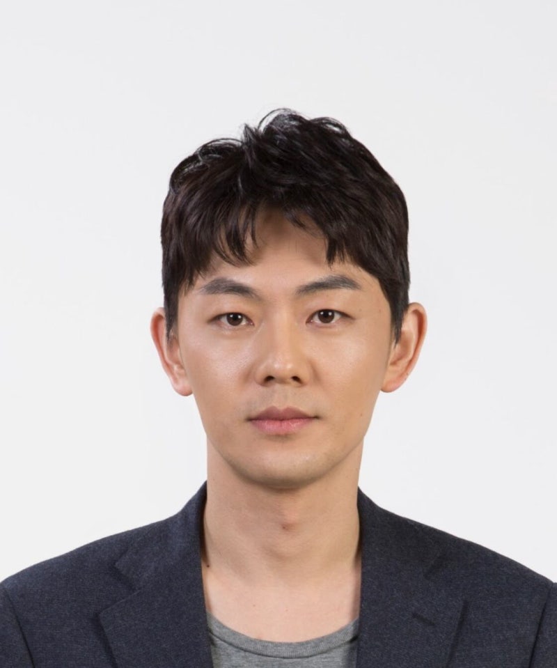 <b>김태원</b> 靑 청년미래비서관 <b>재산</b> 161억... <b>주식</b>만 119억·포르쉐 등 소유