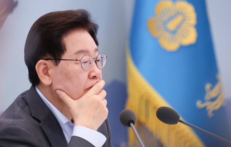 李, 브라질 <b>룰라 대통령</b> 당선에... “누구보다 기쁜 마음으로 축하”