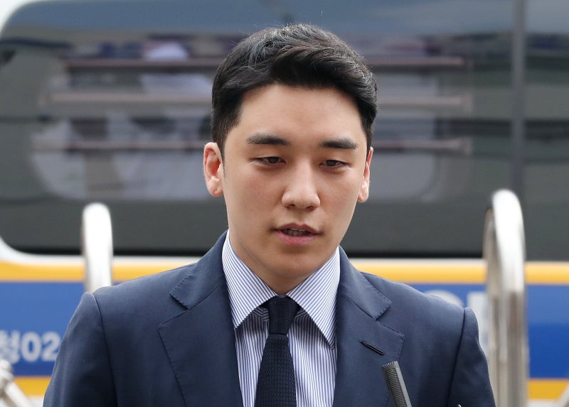 <b>승리</b>, 이미 유부남이었다… 20대 아내와 혼인신고·내년 초 <b>출산</b>