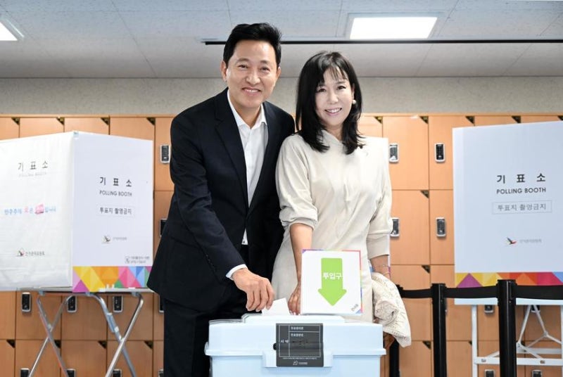 오세훈, <b>교육감</b><b>선거 사전투표</b> "교육정책이 서울 미래 좌우"