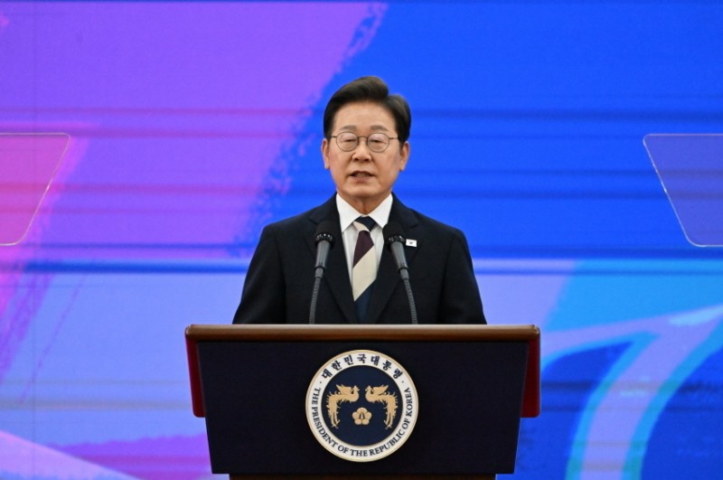 총리에 김민석 지명…靑 <b>비서실장</b> <b>강훈식</b>