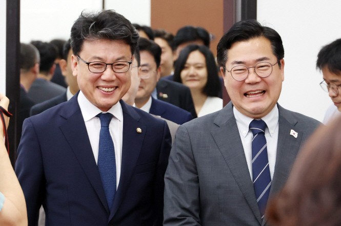 진성준 "<b>민생</b>지원금 보편지급이 원칙…예결위원장 19일 선출해야"