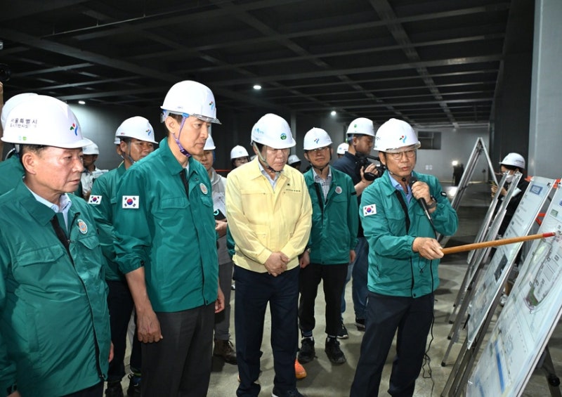 <b>오세훈</b>, 장마철 대비 <b>빗물저류조</b>·지하차도 현장 <b>점검</b>