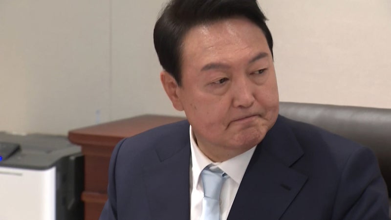 <b>윤석열</b> 전 대통령, <b>내란특검</b> 소환 공개 출석...<b>특검 조사</b> 곧 시작