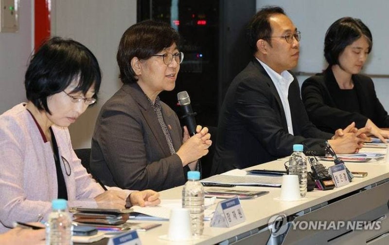 정은경 "의정 갈등으로 불안·불편 겪은 환자·국민께 진심으로 사과"