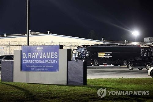 美 <b>구금 한국인 석방</b>…조만간 공항으로 이동