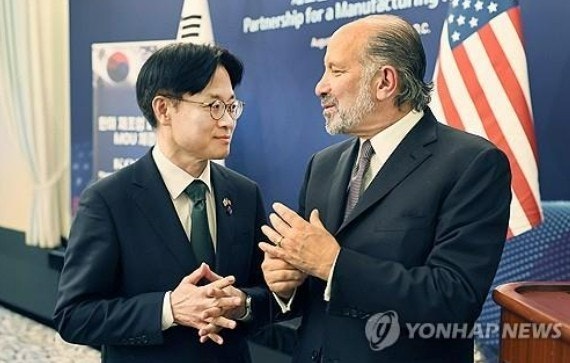 韓 산업장관, 뉴욕서 美 상무장관 만나…<b>관세 후속 협의</b>