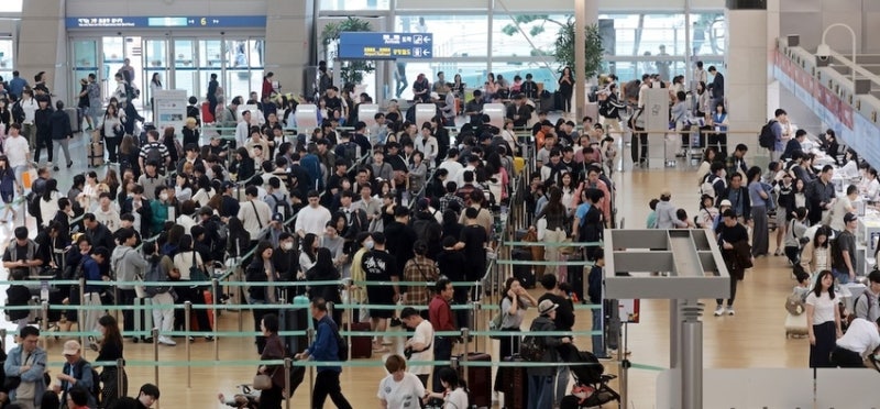 "3시간 전 도착하면 넉넉"…<b>연휴 첫날 인천공항</b> 큰 혼란 없어