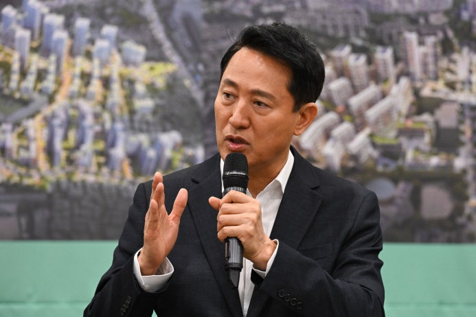 <b>오세훈</b> "정부 <b>부동산 규제</b>, 정비사업 파장 검토"