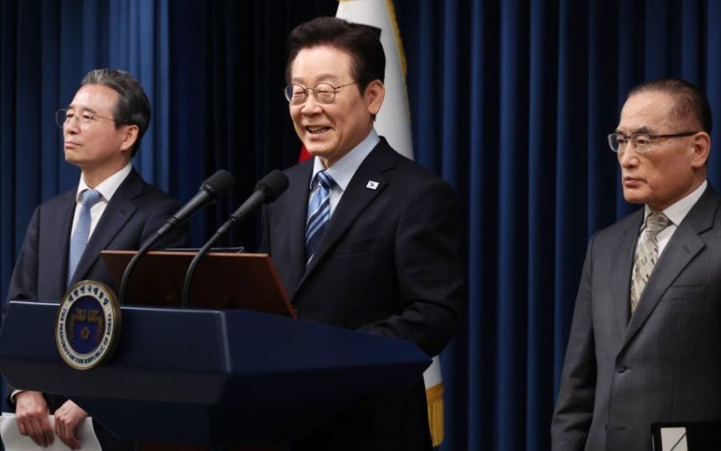 <b>한미 팩트시트</b> 두고 여야 '<b>공방</b>'…여 "국익<b>시트</b>" vs. 야 "막대한 부담만...