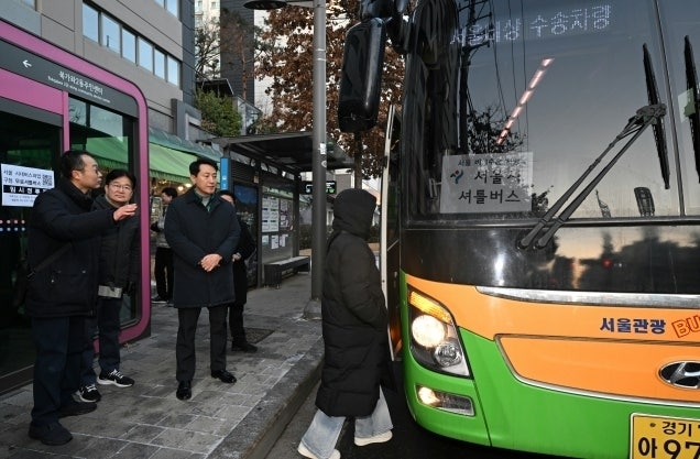 서울 시내<b>버스 파업</b>에 지하철·전세버스 추가 투입