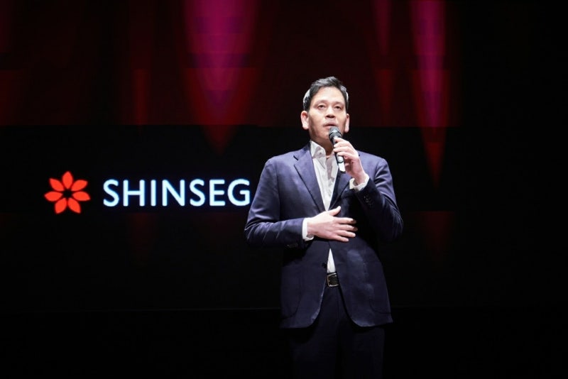 정용진, 이마트 등기이사 복귀…스벅 사태 반복 안된다