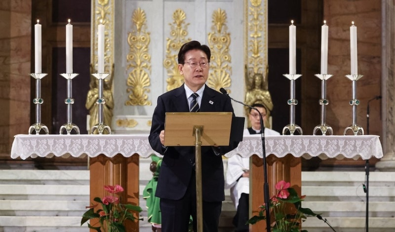 이 대통령 "한반도, 다시 단절…흡수통일 추구 안 한다"