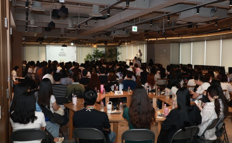 스타벅스, 22일 3시 매장 문 닫는다…정용진도 역사 인식 교육