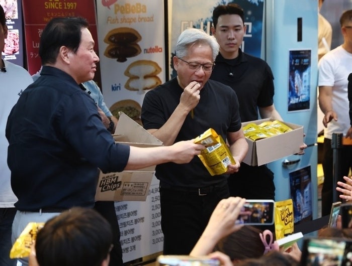 젠슨 황이 픽한 HBM 칩 "나도 맛보자"…판매 역주행