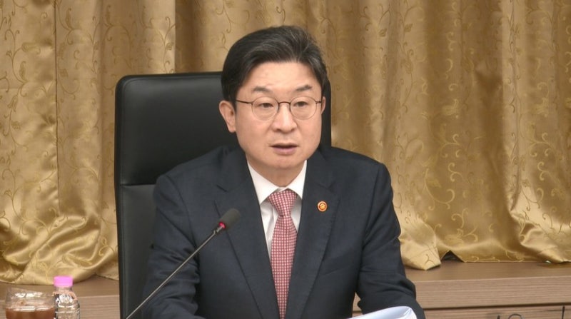 삼전닉스도 총량제?...이억원 "<b>레버리지 ETF</b> 개인별 <b>투자한도</b> 검토"