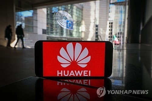 500만원인데 완판...화웨이·샤오미, 애플 폴더블 앞두고 신제품 공개