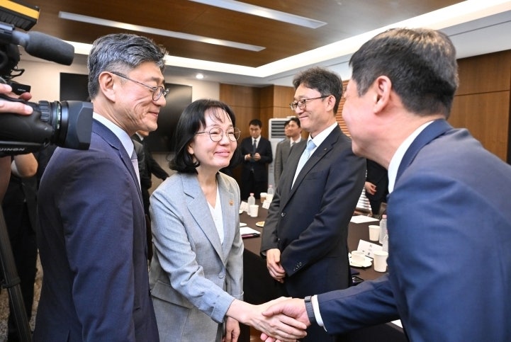 <b>통신3사</b> CEO "개인정보 보호 최우선"…이사회 중심 책임 강화
