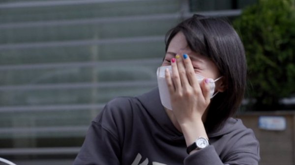 ‘온앤오프’ <b>김민아</b>, 기상캐스터 <b>사직</b> 심경 고백…사무실 떠나며 ‘울...