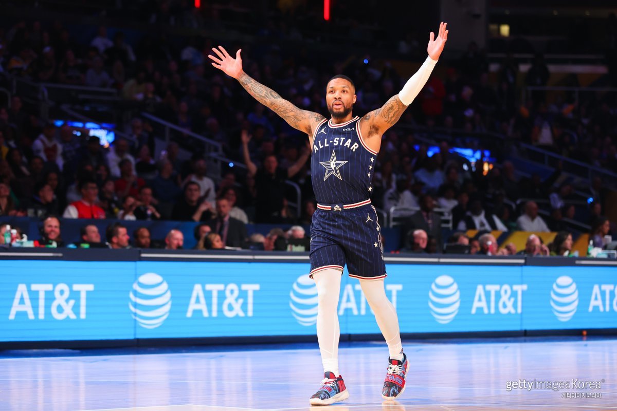 ‘릴라드 MVP’ NBA <b>올스타전</b>…<b>동부</b>, 200점 넘기며 서부 제압
