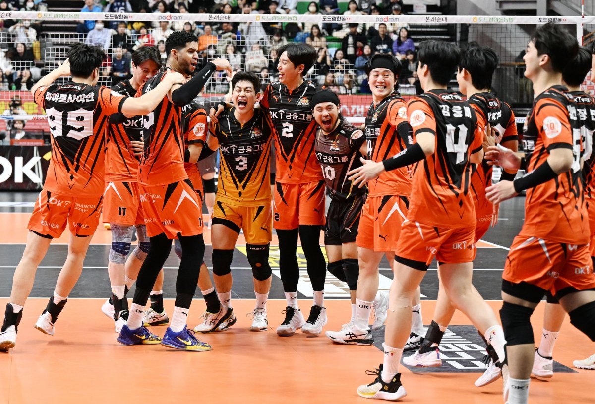 OK금융그룹, 3위 확정…<b>대한항공</b>에 3-2 승리! [현장 리뷰]