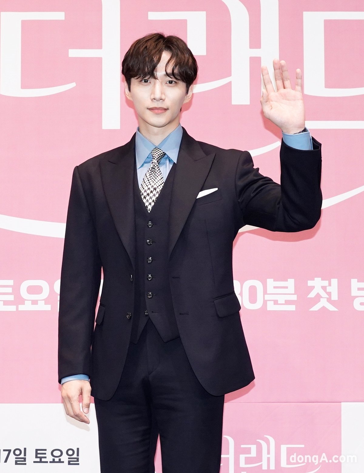 이준호, 최고의 <b>팬사랑</b>을 보여주는 스타…전광판 주인공 (플러스타)