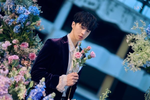 Ken dei VIXX ritorna come principe su un cavallo bianco 